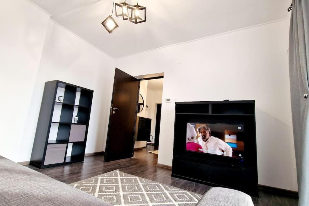 Belle Apartments - Republicii ปีเตช ภายนอก รูปภาพ